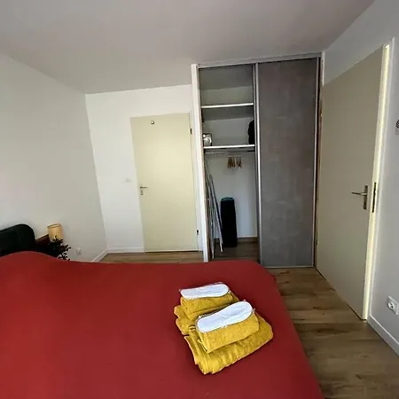 Daire Hana 4 Personnes Jardin Privatif Business&family Montigny-le-Bretonneux